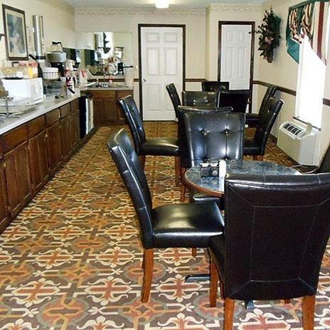 Clairmont Inn & Suites - Warren Restaurant photo